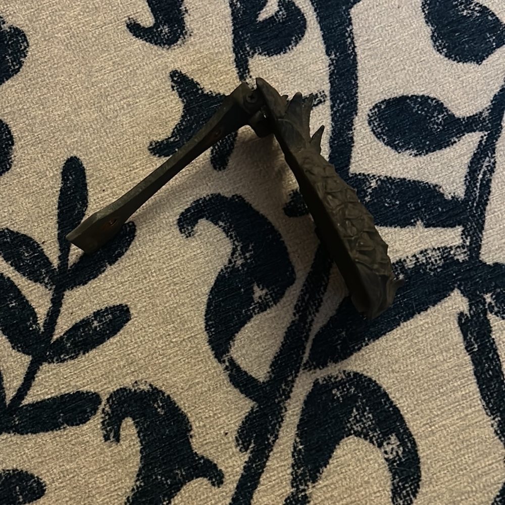 Pineapple door knocker-6 1/2” long - Picture 2 of 3